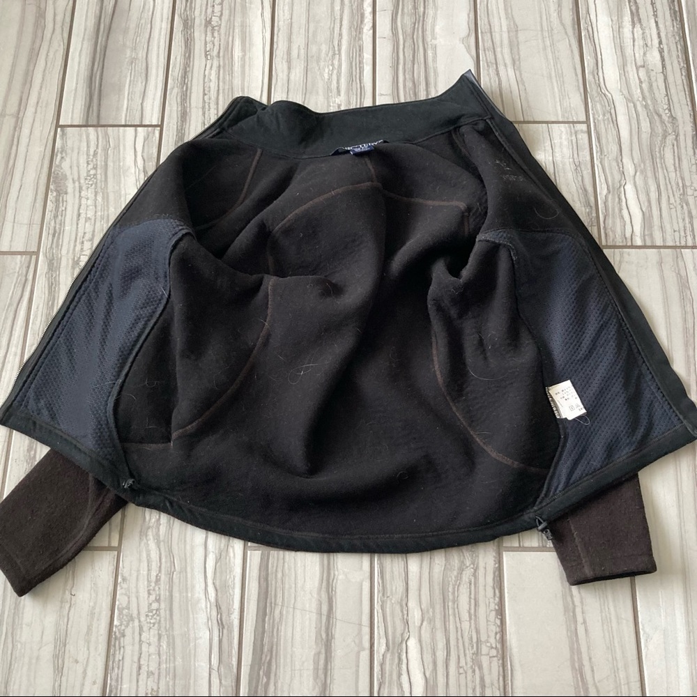 Arc’teryx Cotton/Wool Jacket. Euc - image 2